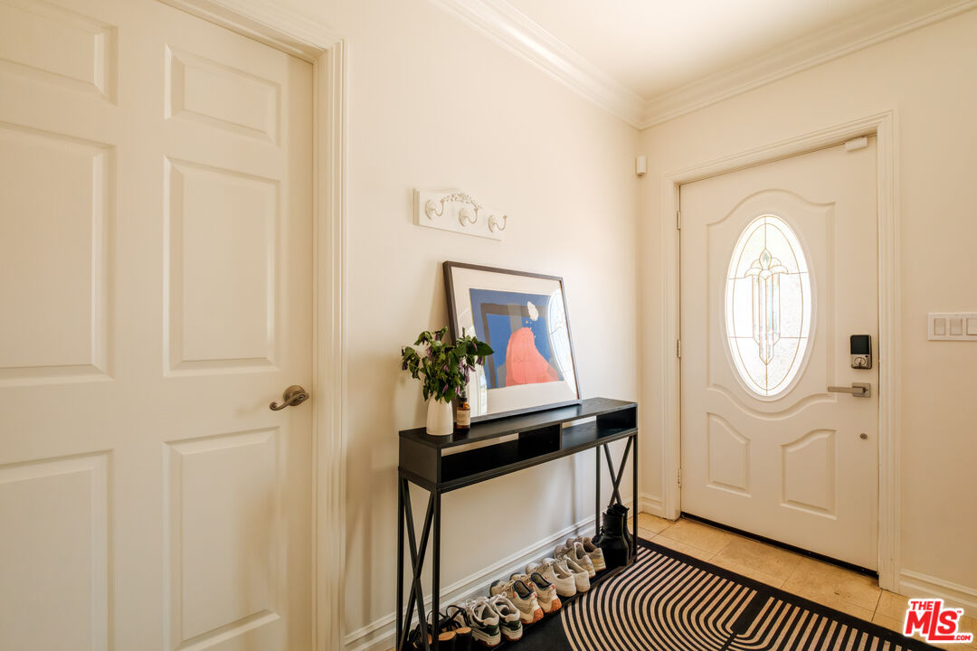 821 S Gramercy Pl Unit: 2