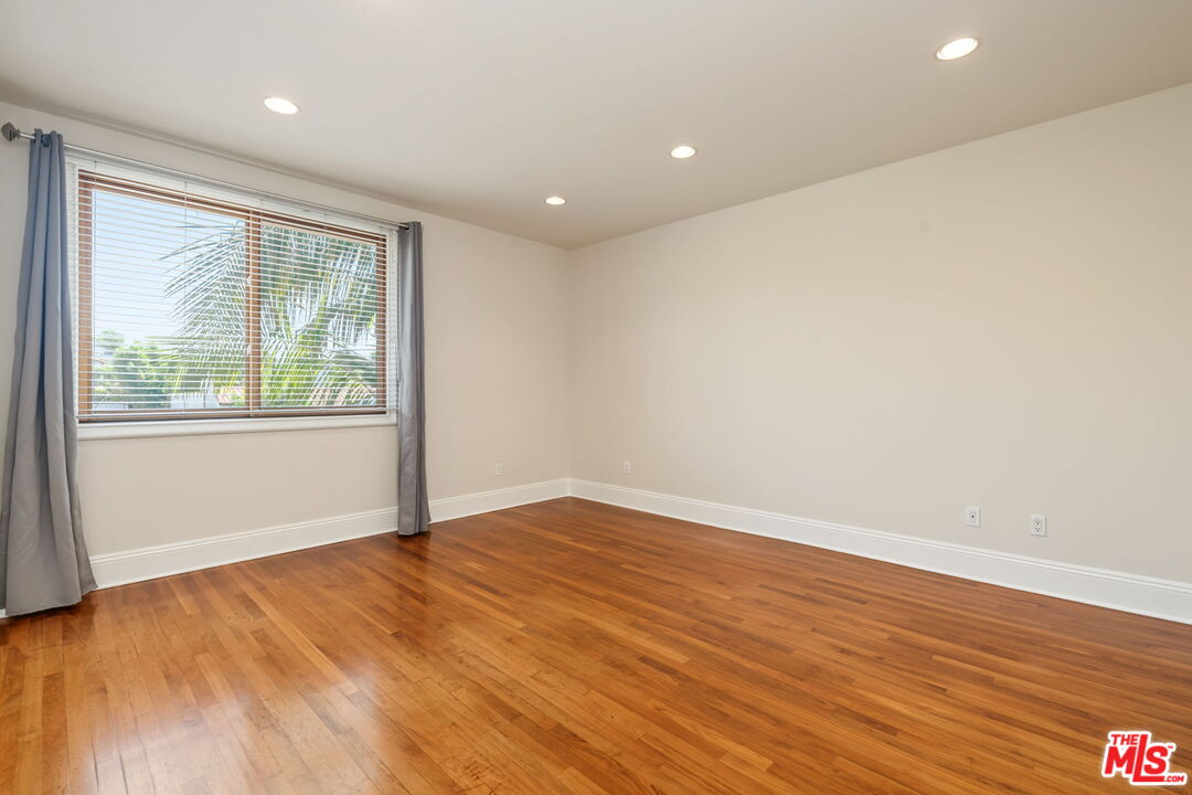 419 N Laurel Ave