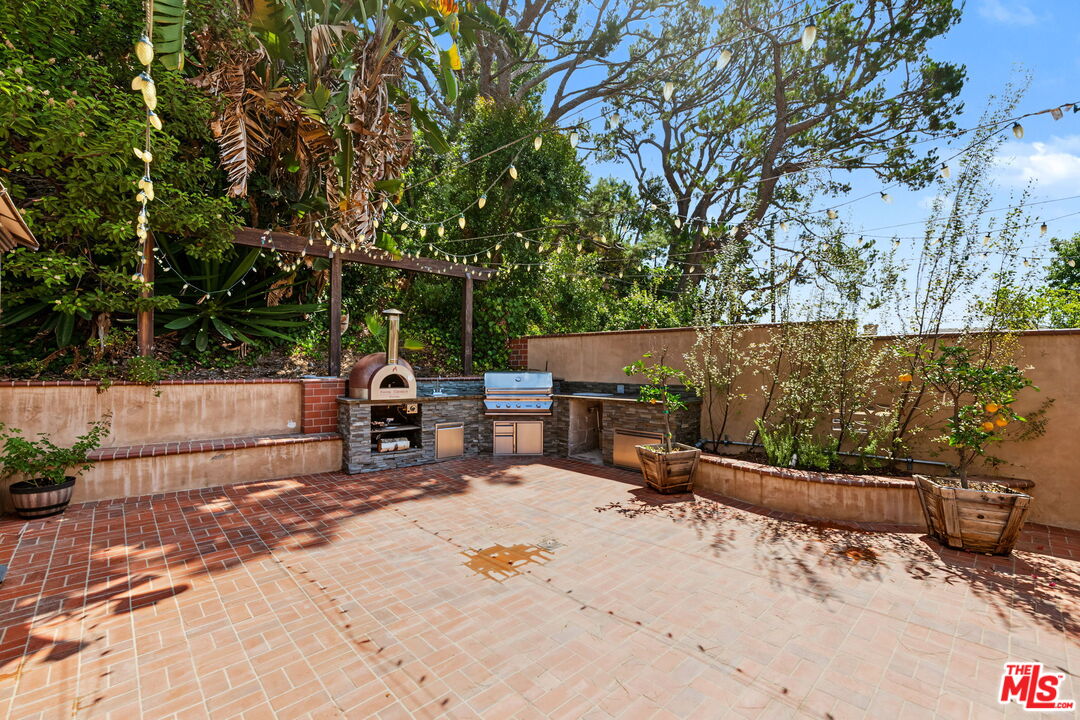 860 Bronze Ln