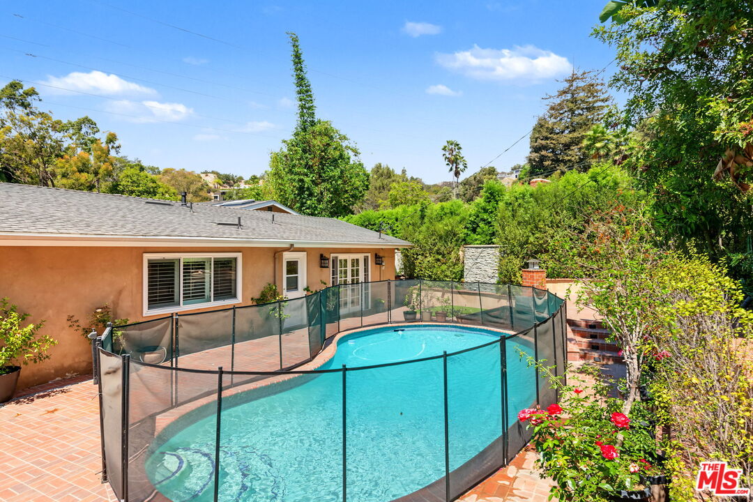 860 Bronze Ln