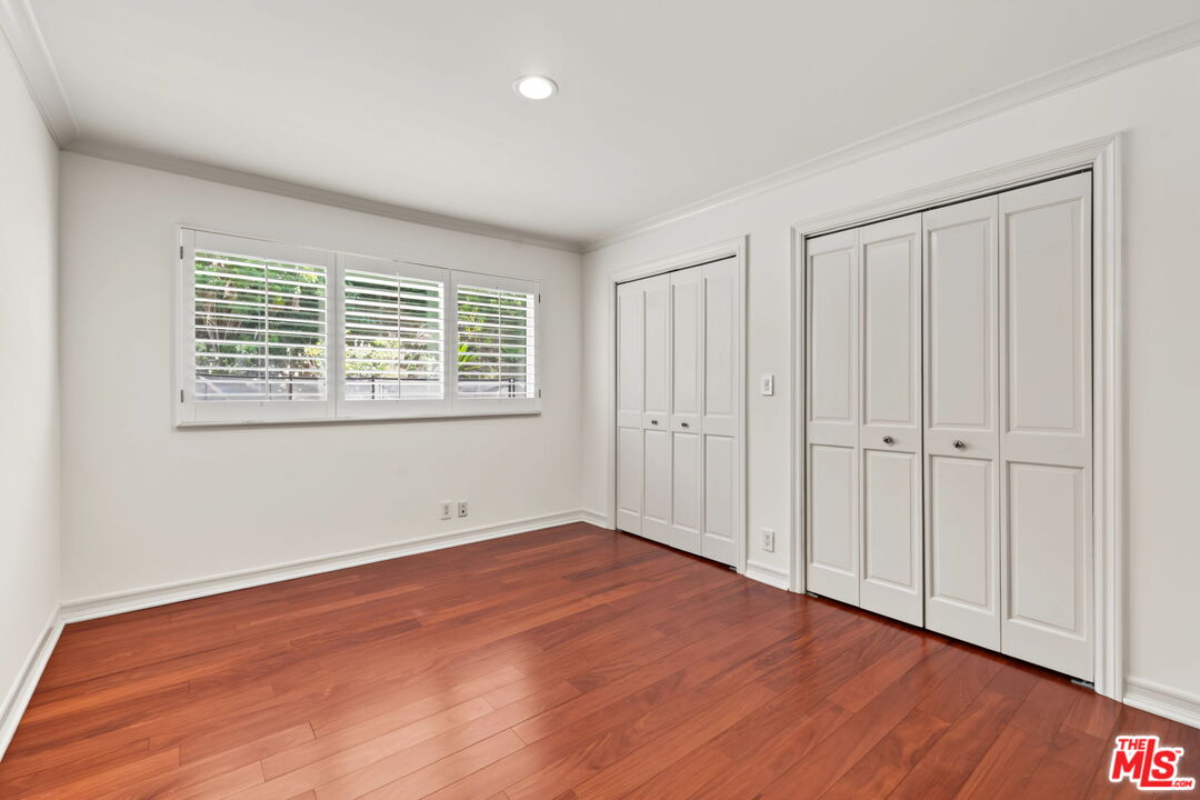 860 Bronze Ln