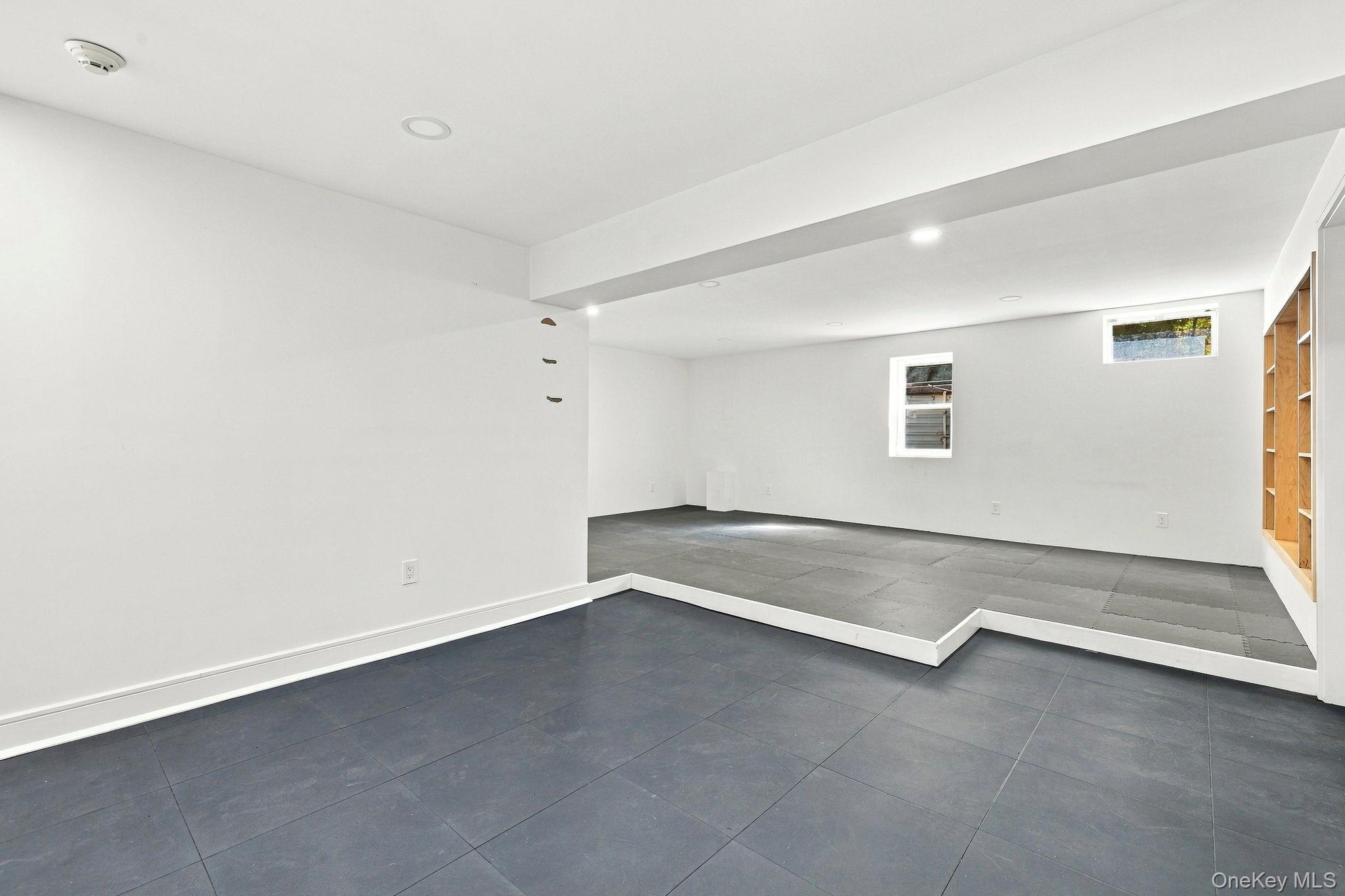 32 Sarles Street