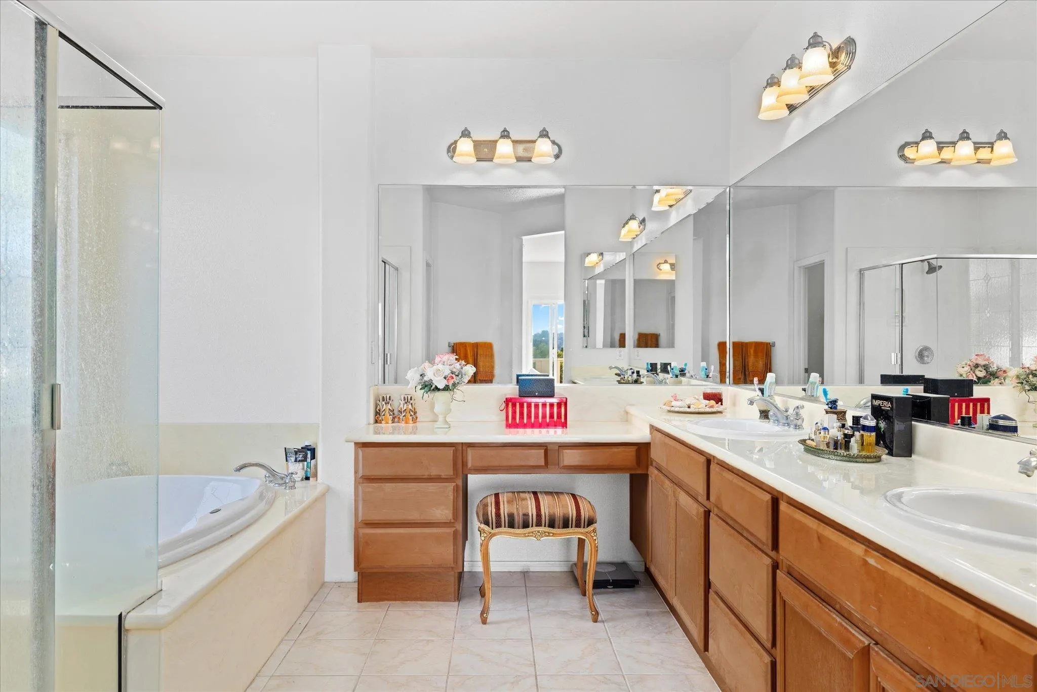 3971 Via Cangrejo, Diego