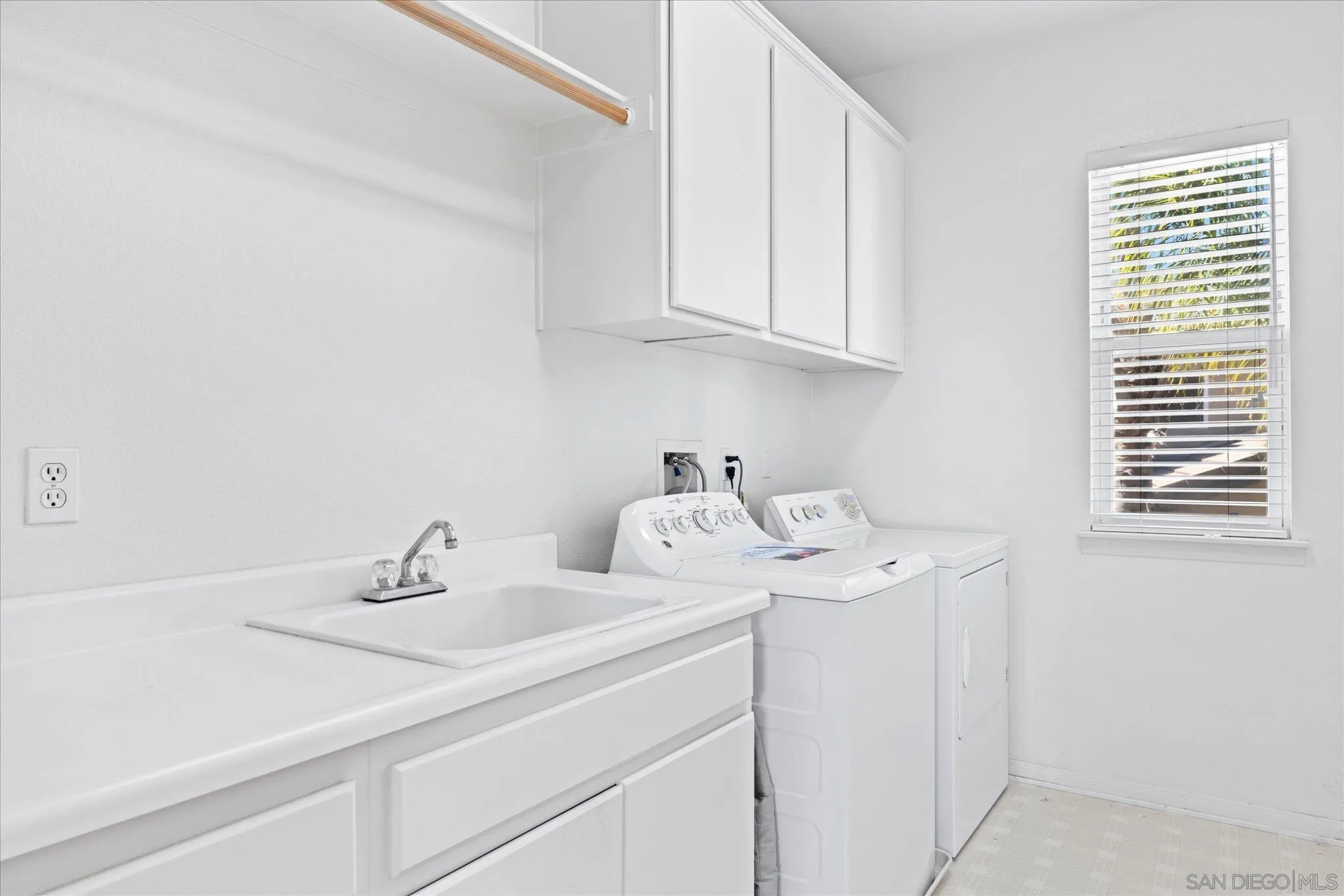 3971 Via Cangrejo, Diego