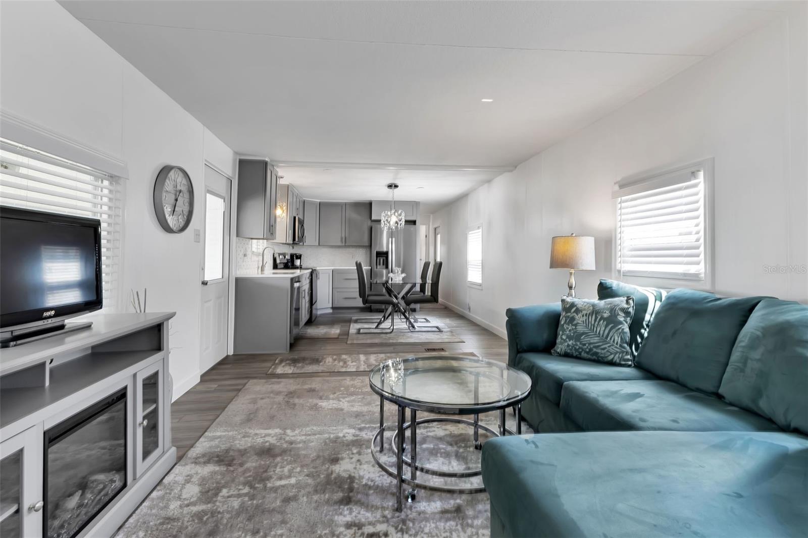 6450 FLORAL CT