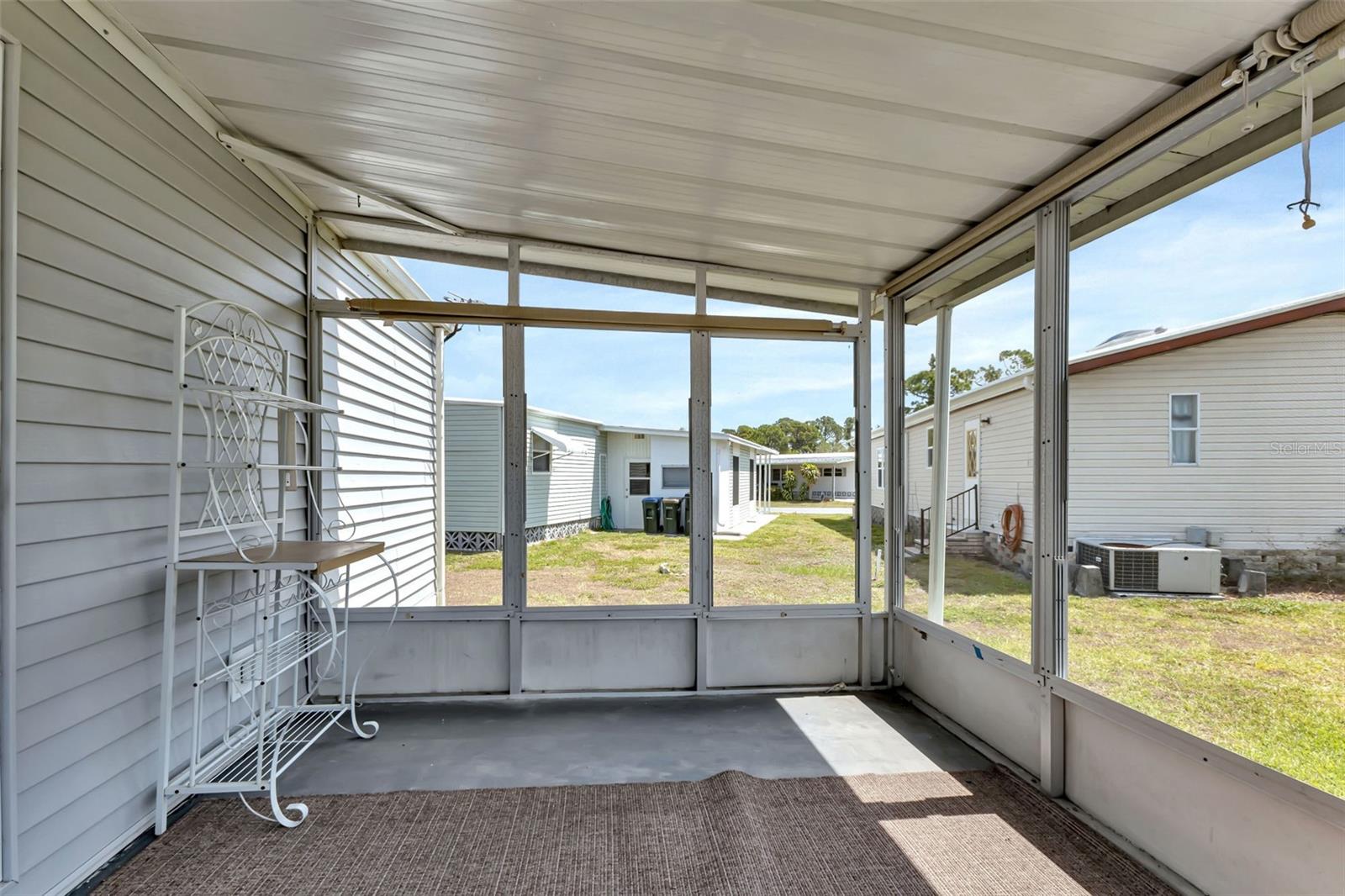6450 FLORAL CT