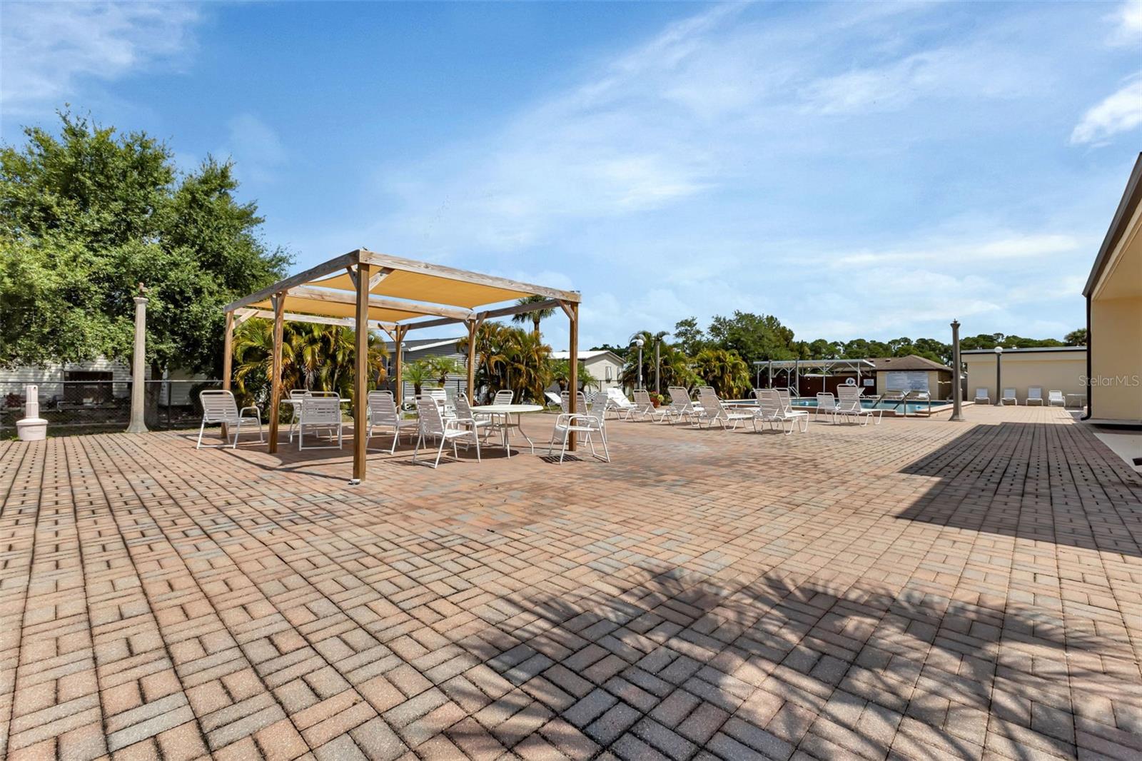 6450 FLORAL CT