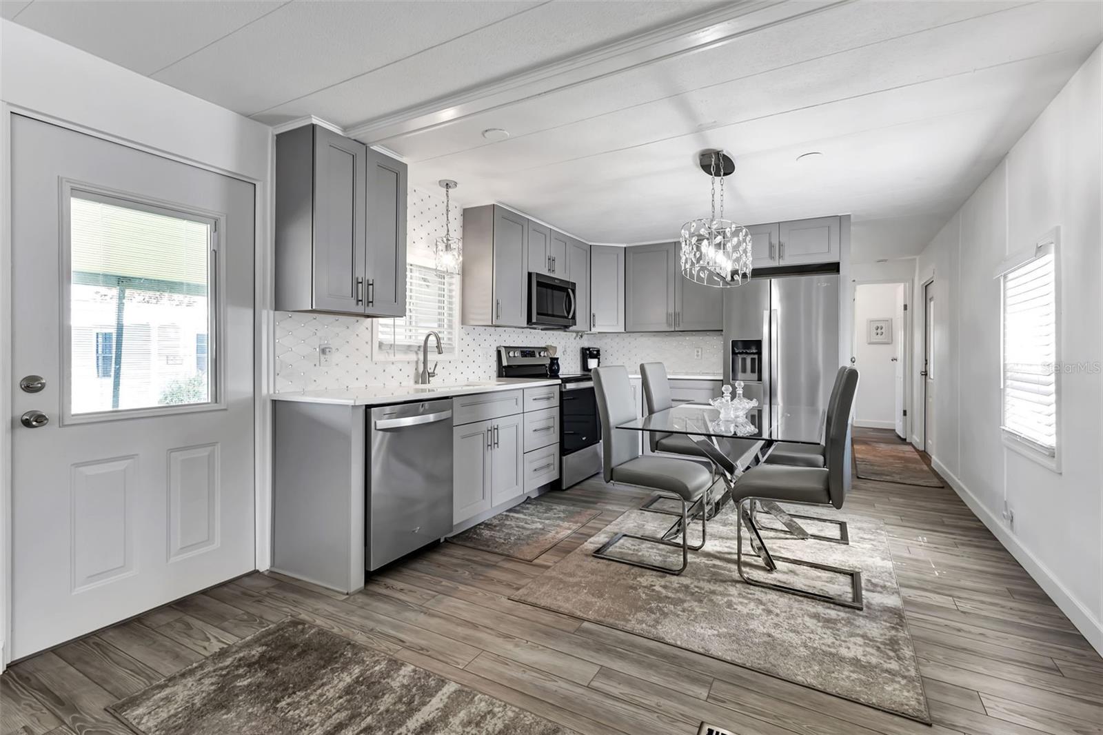 6450 FLORAL CT