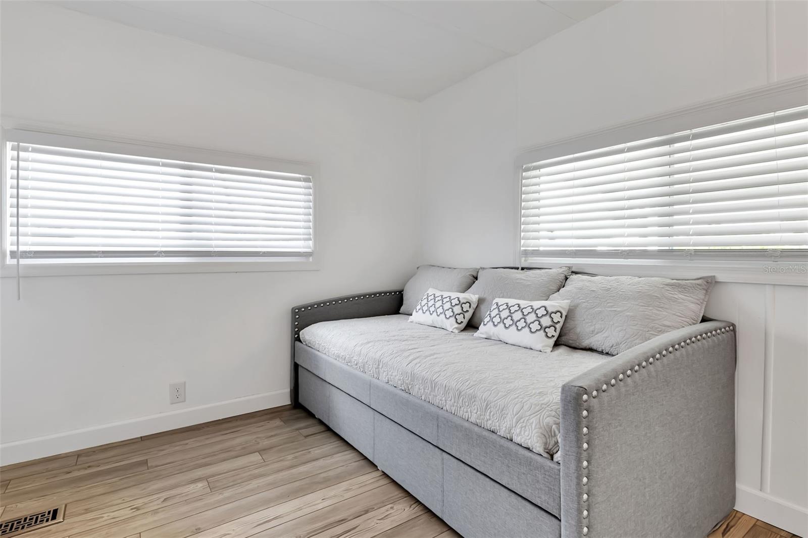 6450 FLORAL CT