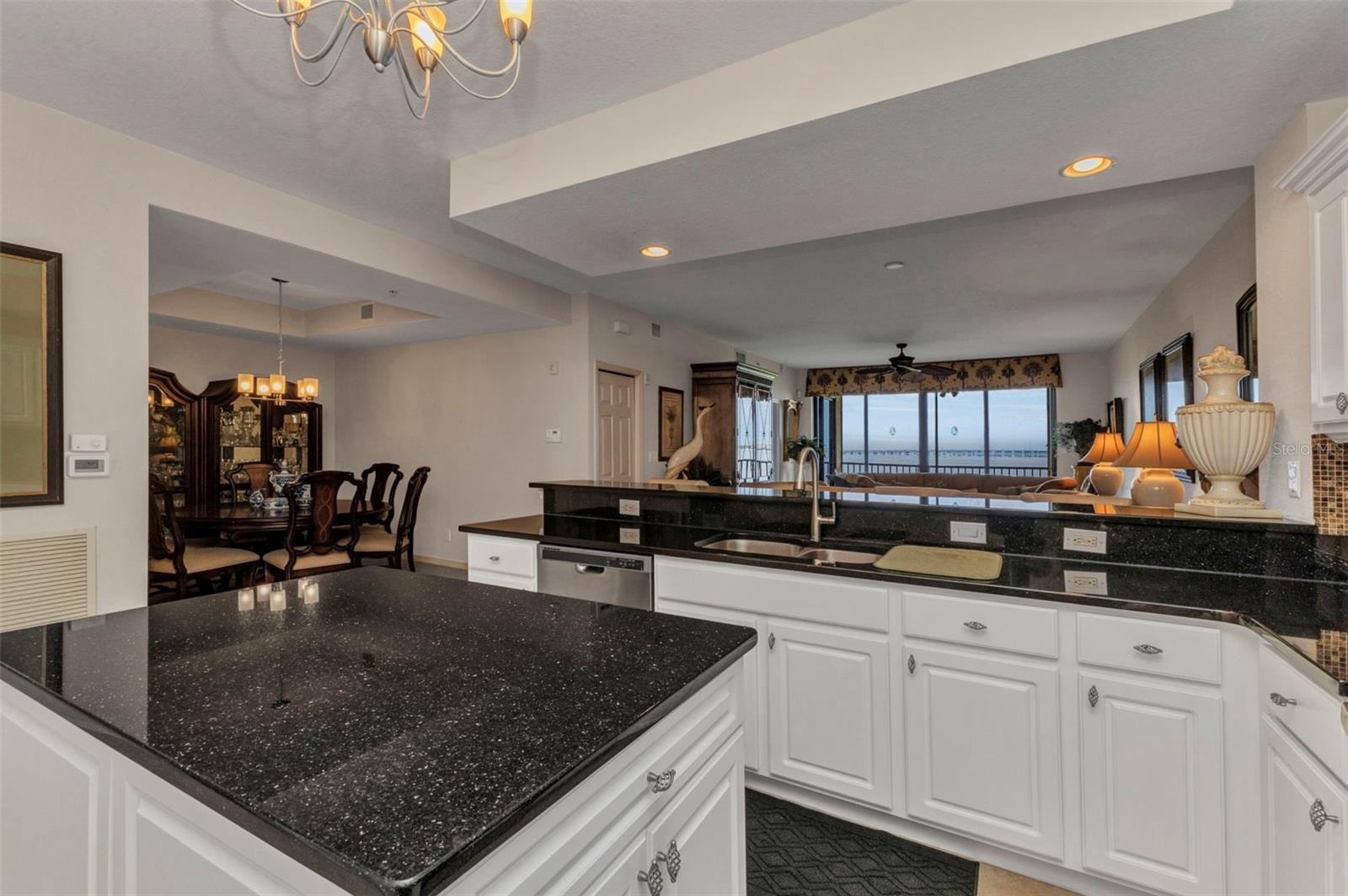 900 E MARION AVE #1403