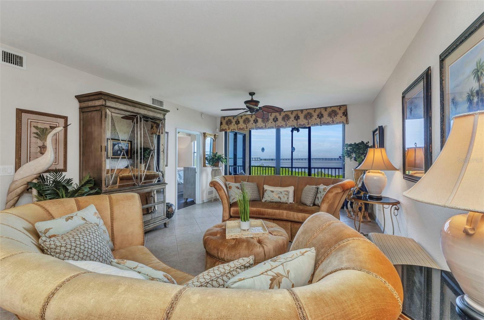 900 E MARION AVE #1403