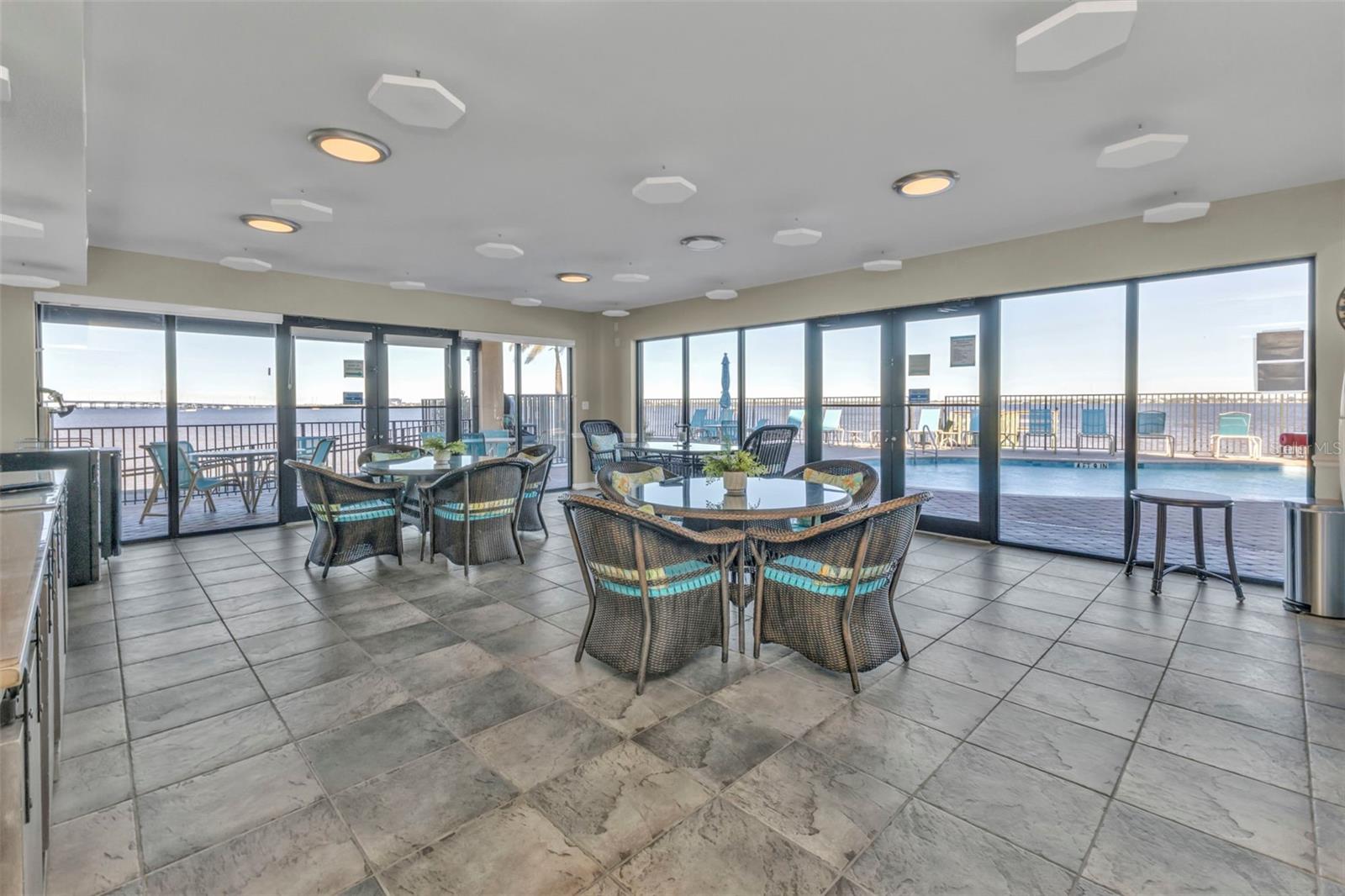 900 E MARION AVE #1403