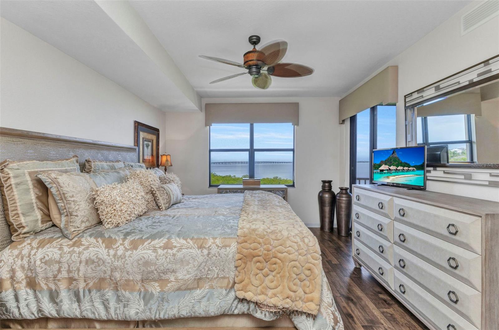 900 E MARION AVE #1403