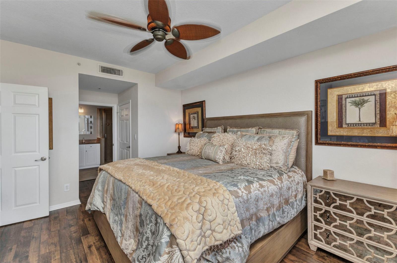 900 E MARION AVE #1403