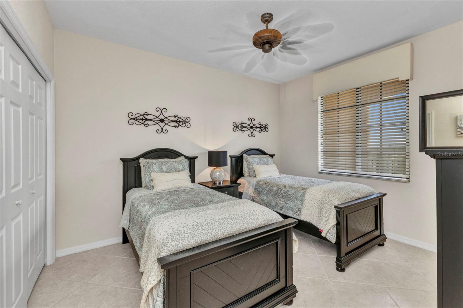 900 E MARION AVE #1403