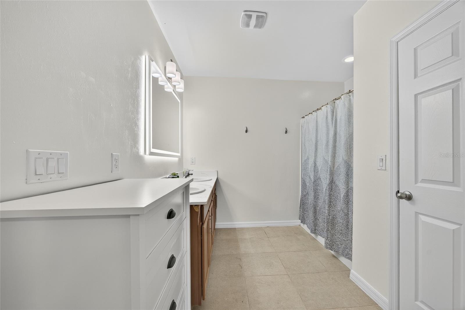 7573 MIKASA DR