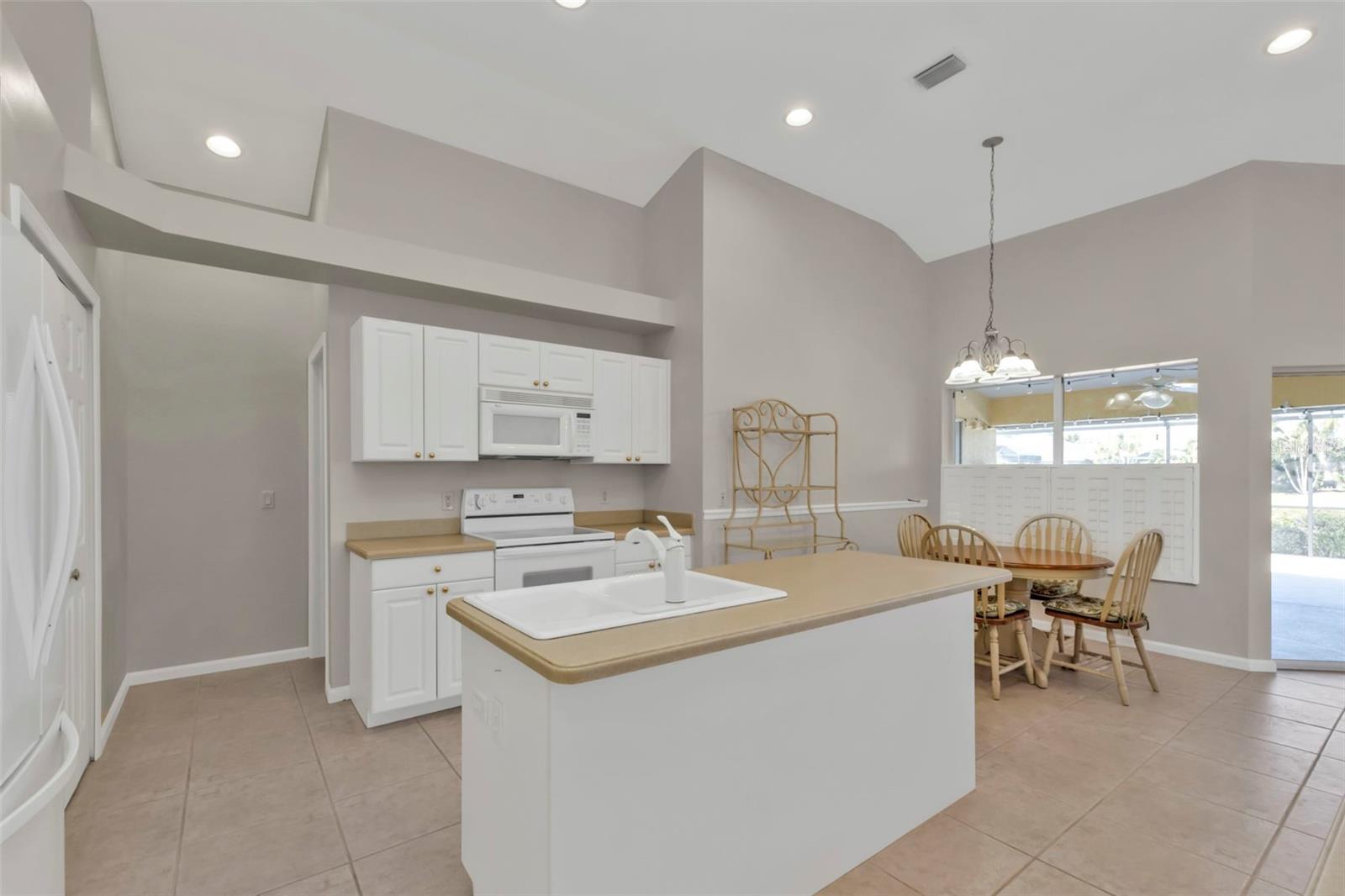 3380 BAY RIDGE WAY