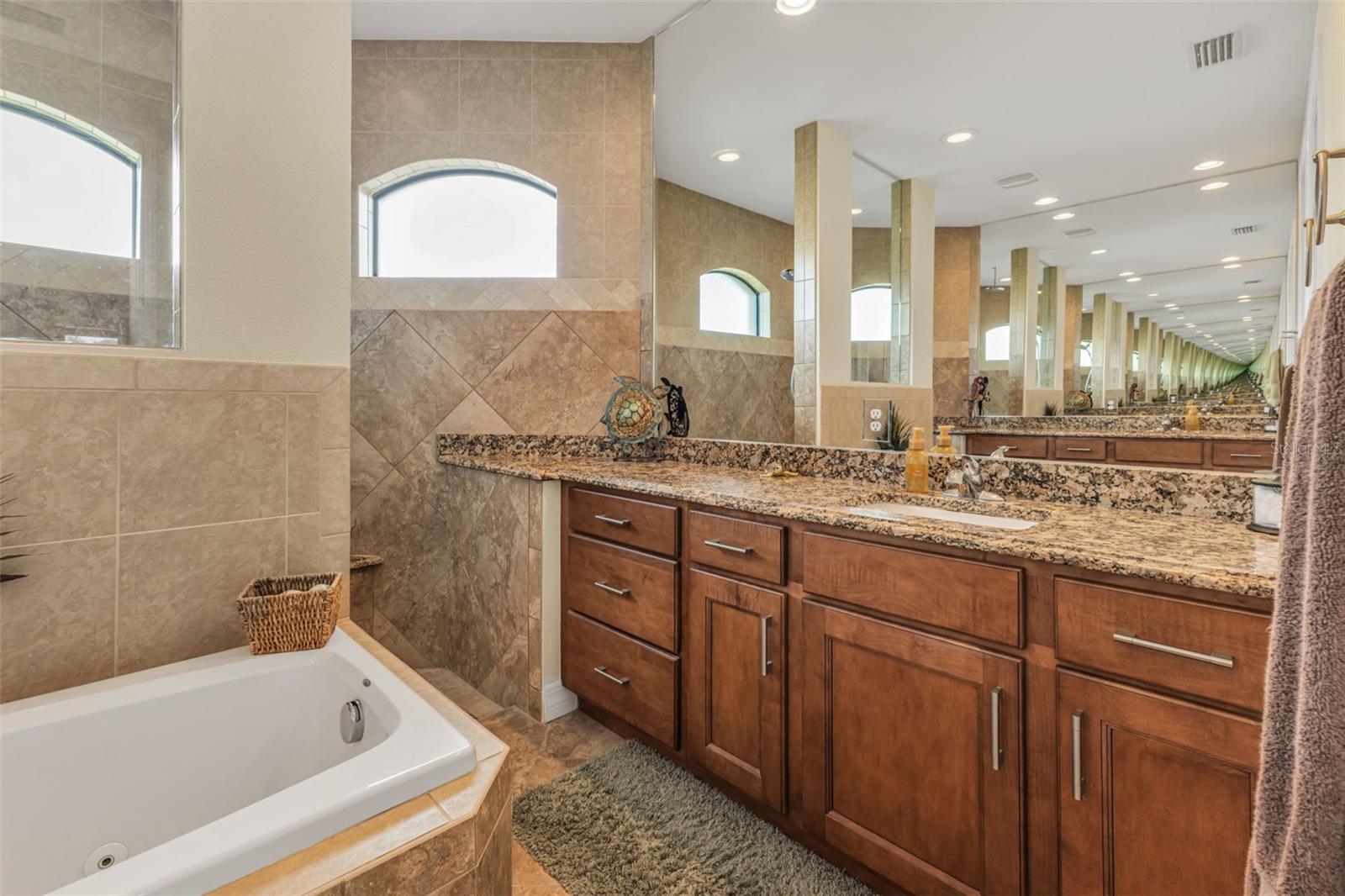 13449 PALAU CIR