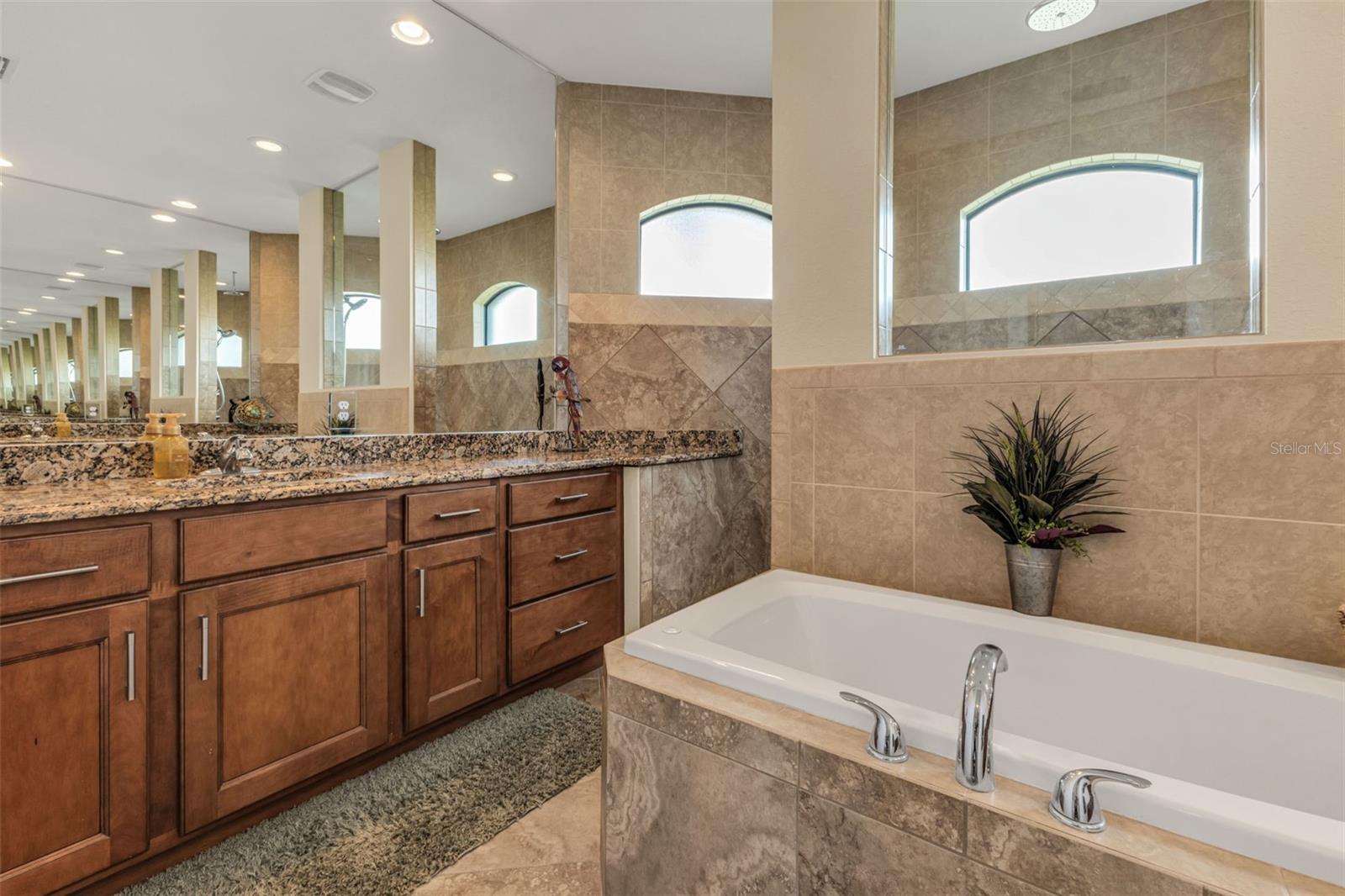 13449 PALAU CIR