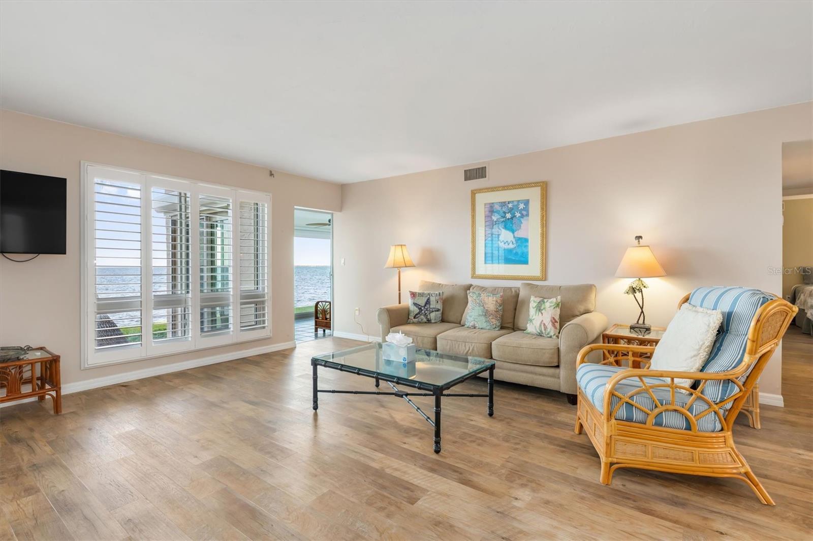 1 COLONY POINT DR #A20