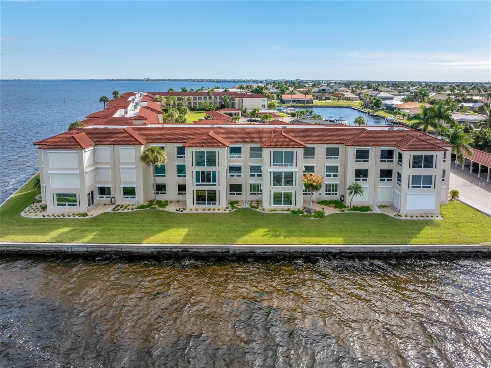 1 COLONY POINT DR #A20