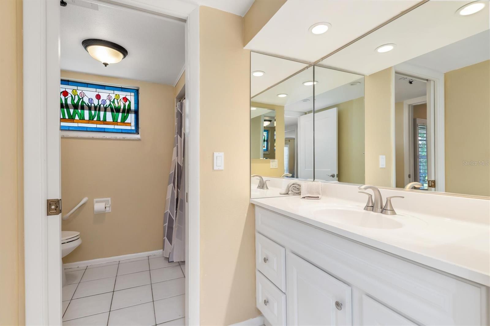 1 COLONY POINT DR #A20