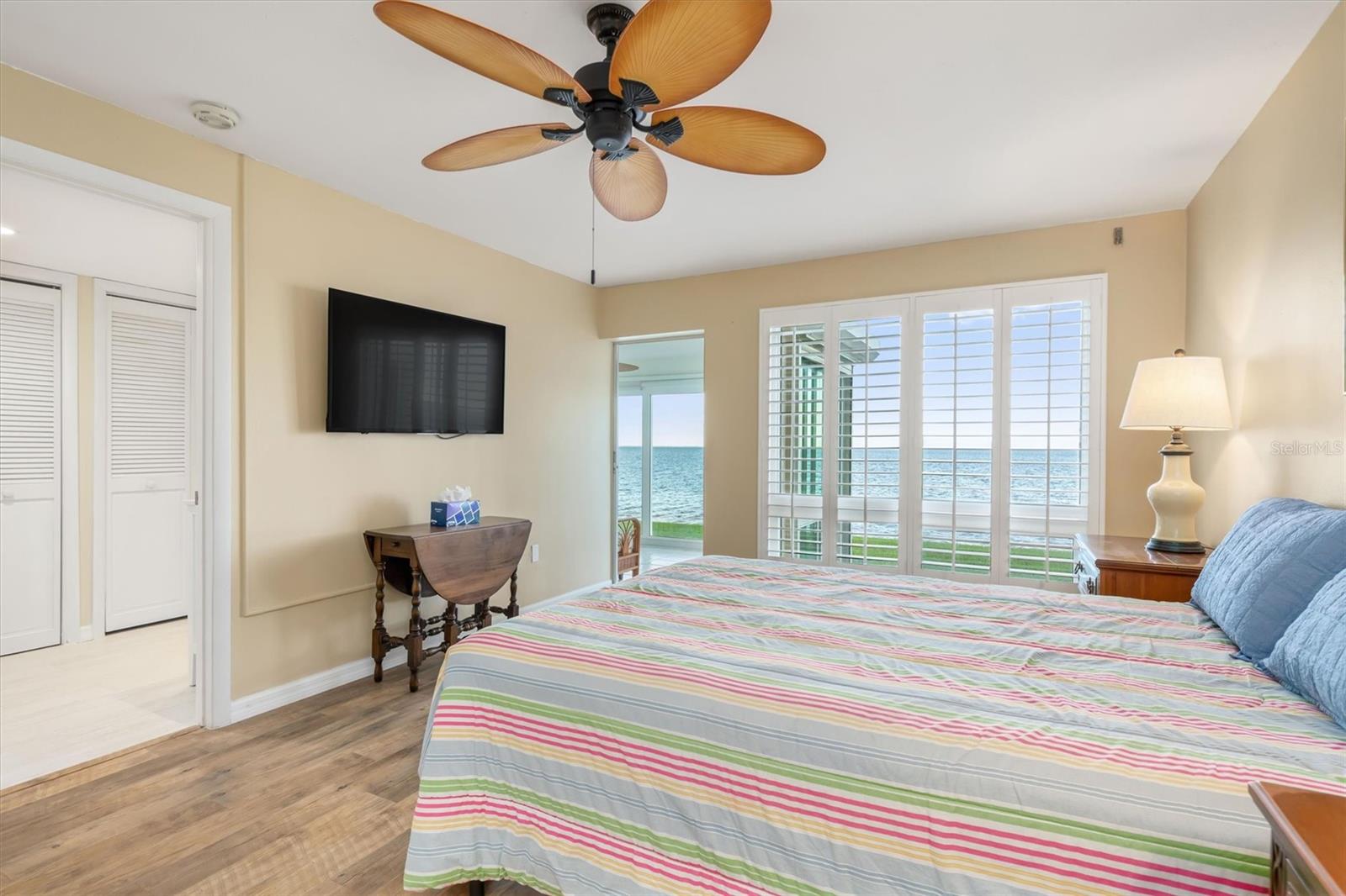 1 COLONY POINT DR #A20