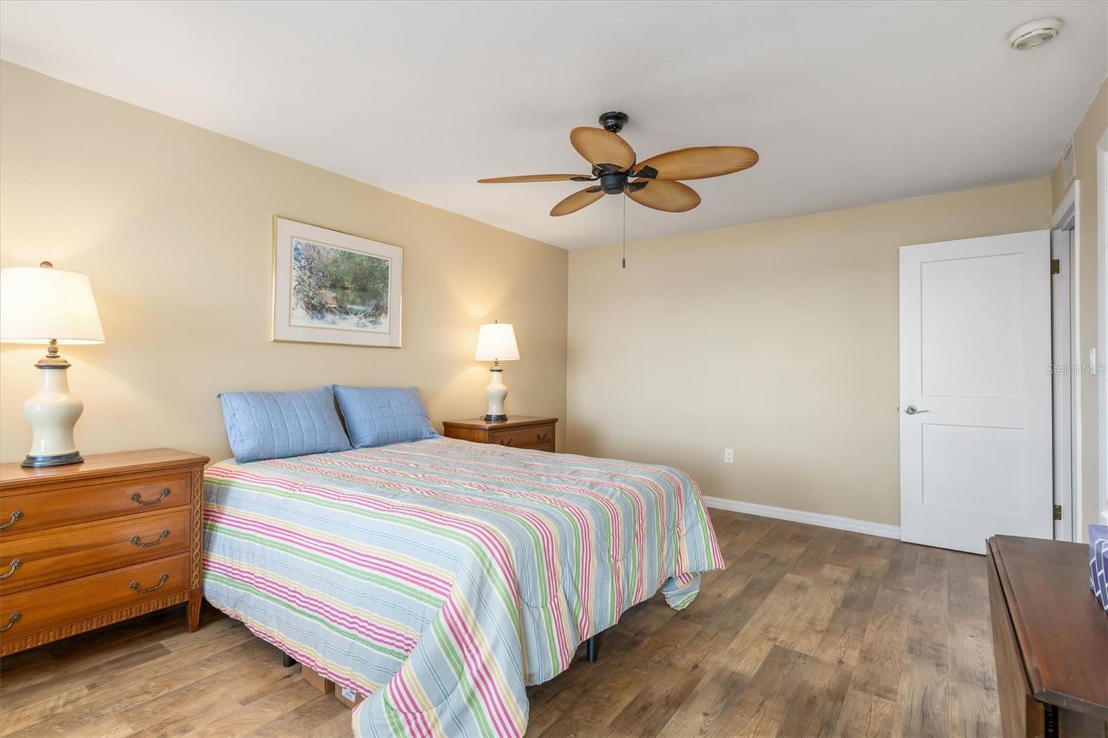 1 COLONY POINT DR #A20