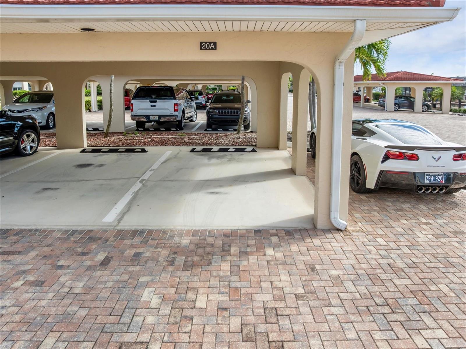 1 COLONY POINT DR #A20