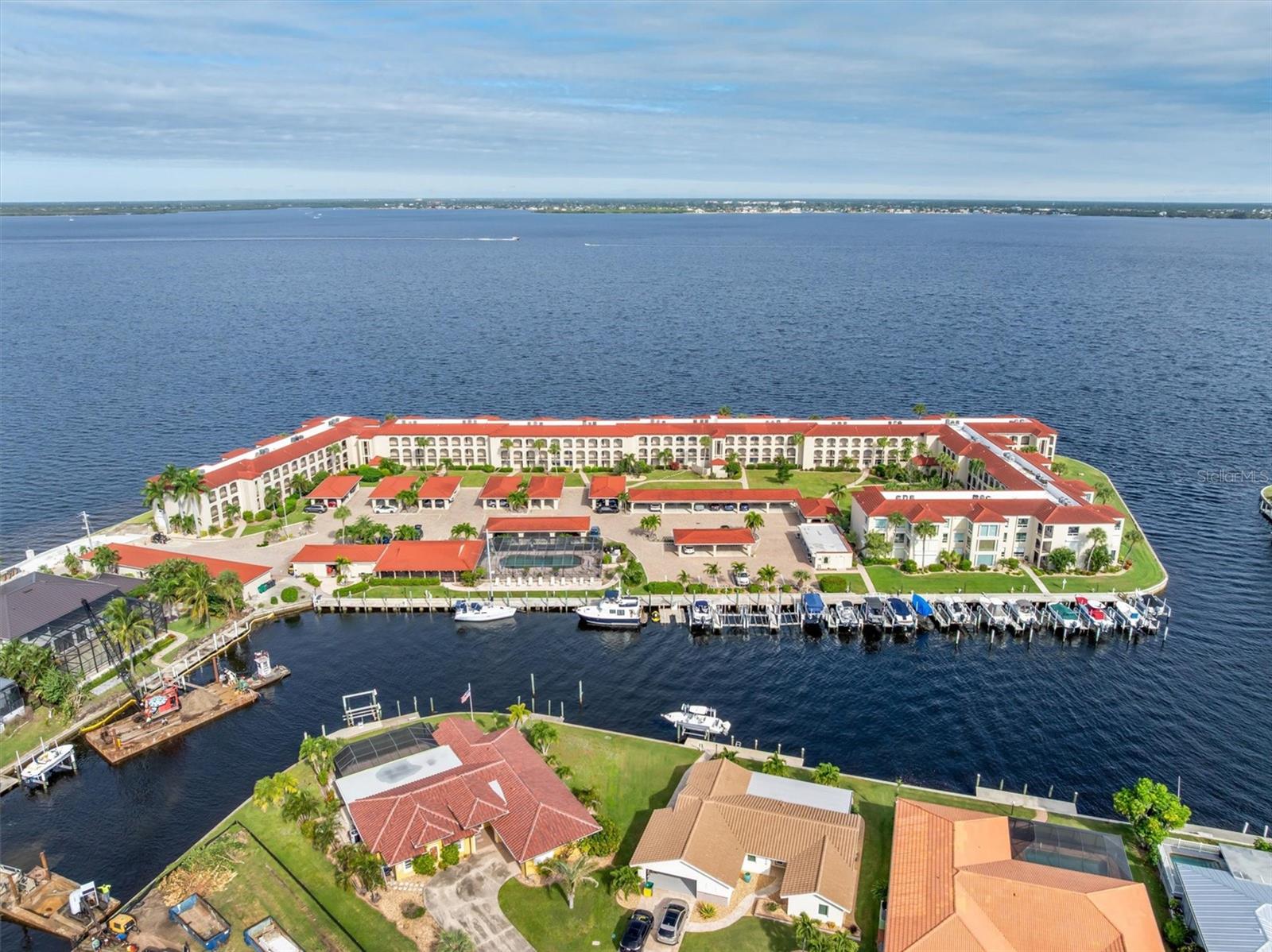 1 COLONY POINT DR #A20