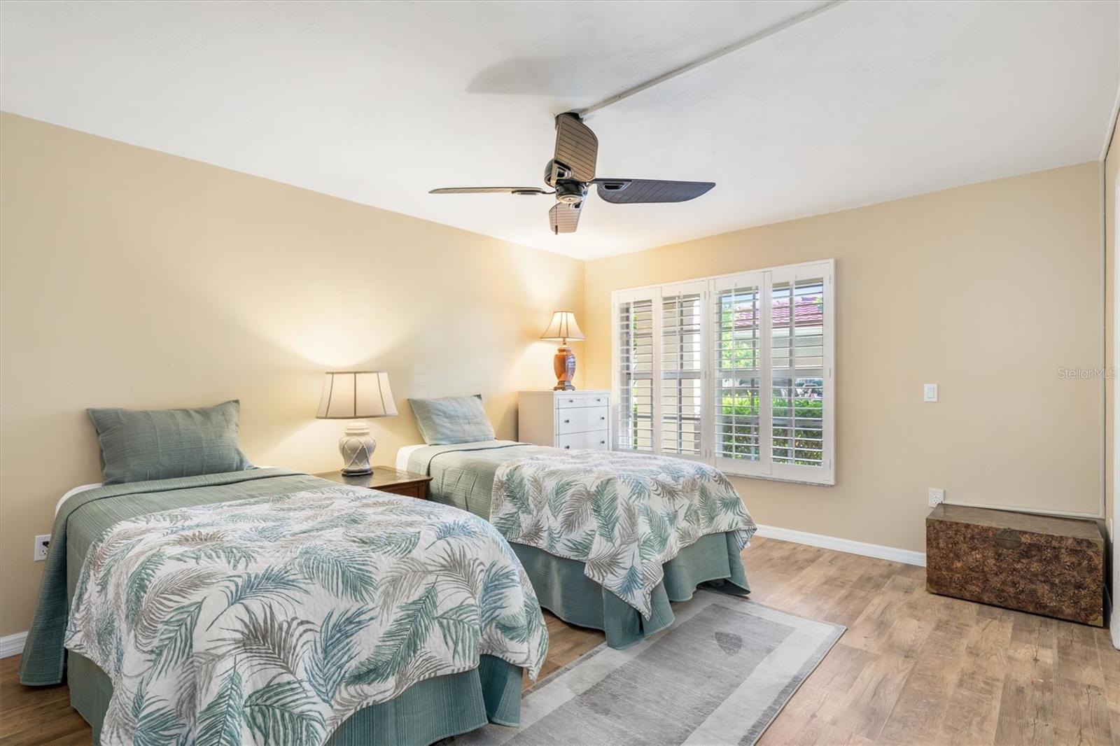 1 COLONY POINT DR #A20