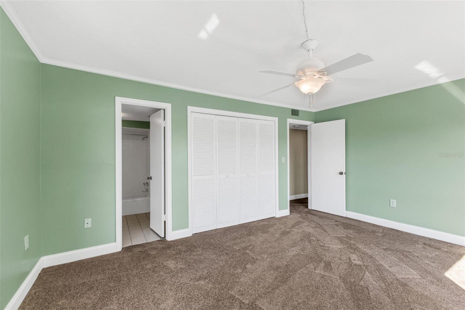 1 COLONY POINT DR #3C