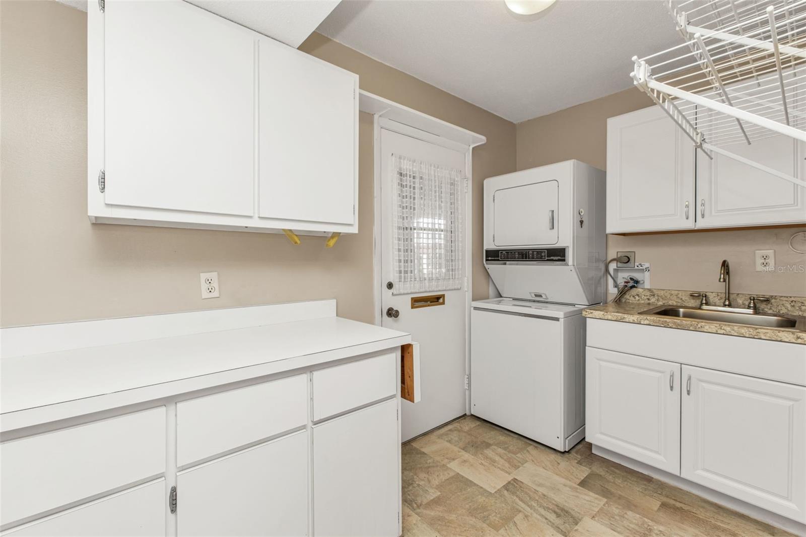 1 COLONY POINT DR #3C