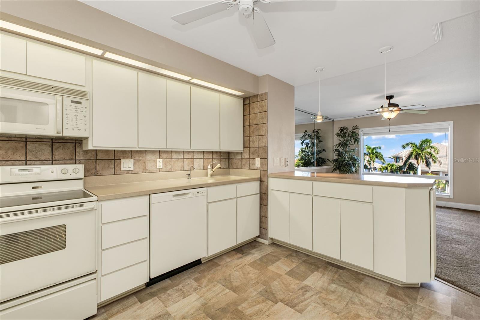 1 COLONY POINT DR #3C