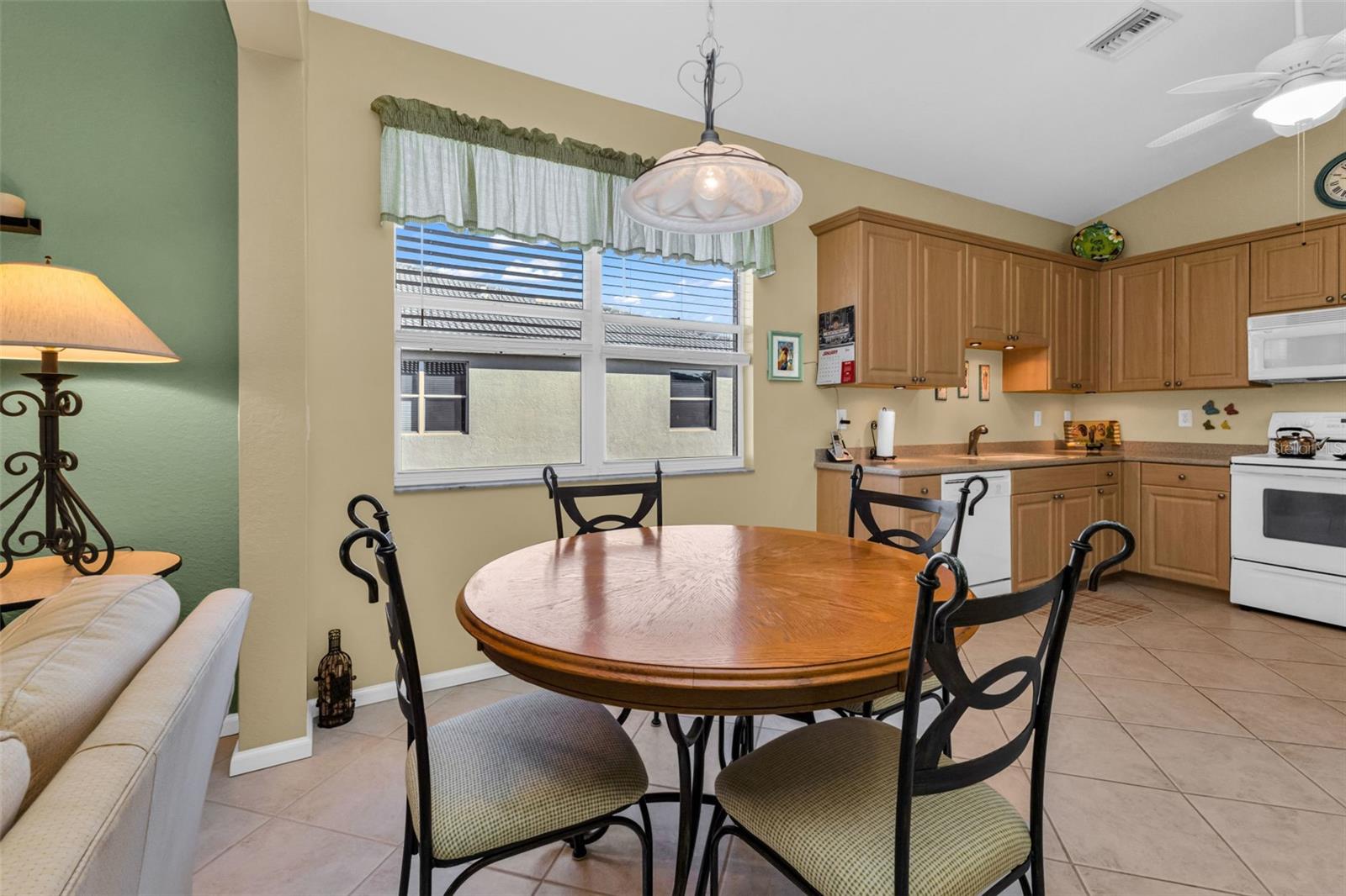 3353 GRAND VISTA CT #203