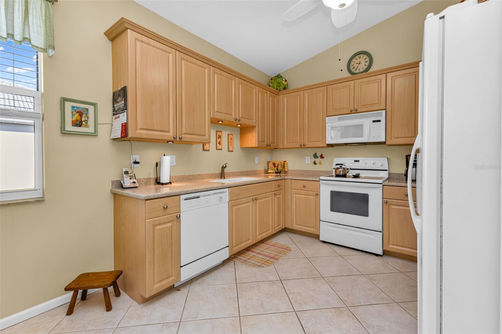 3353 GRAND VISTA CT #203