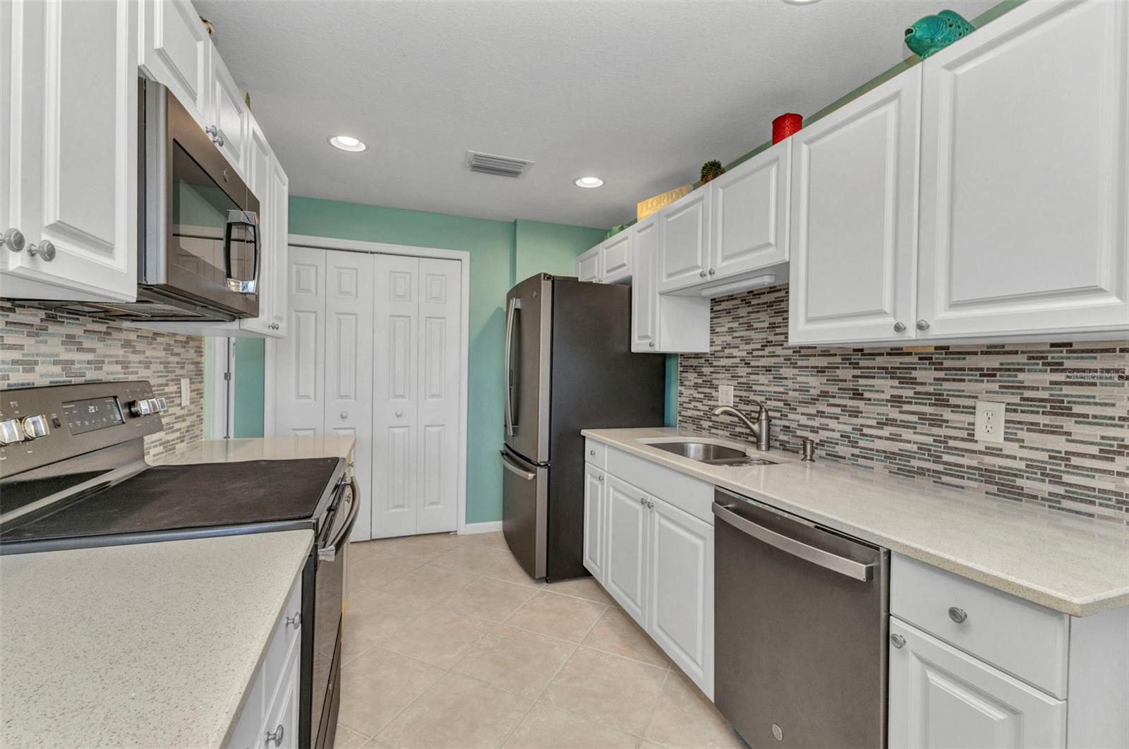 3393 GRAND VISTA CT #101