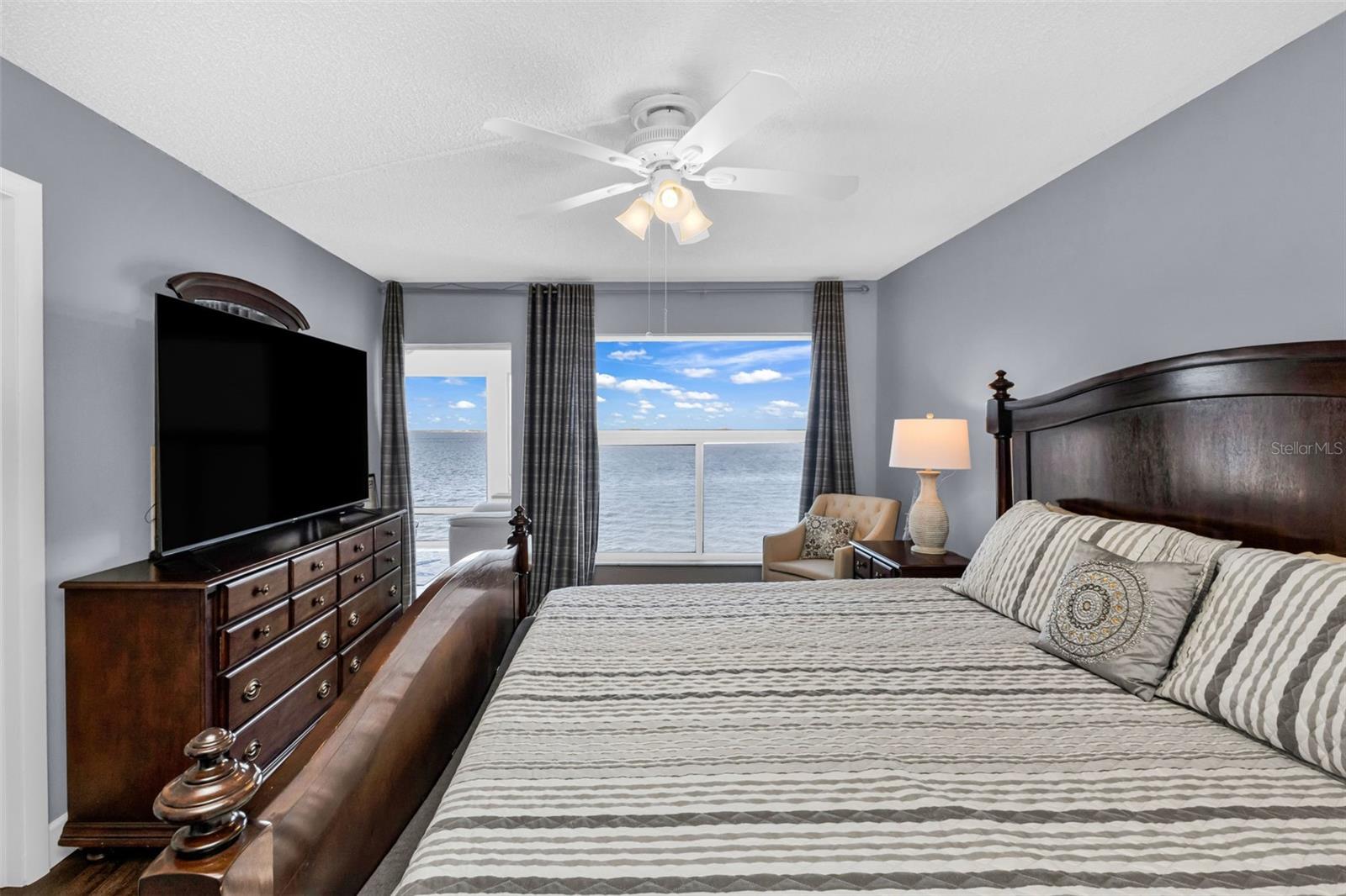 1 COLONY POINT DR #13C