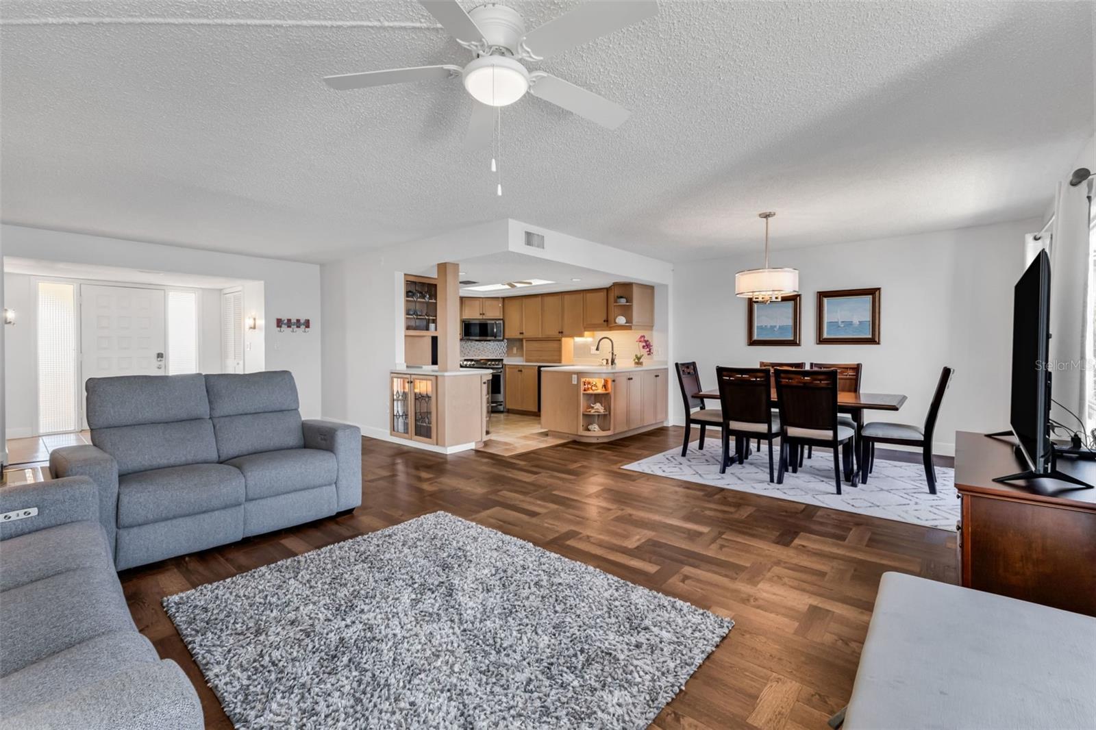 1 COLONY POINT DR #13C