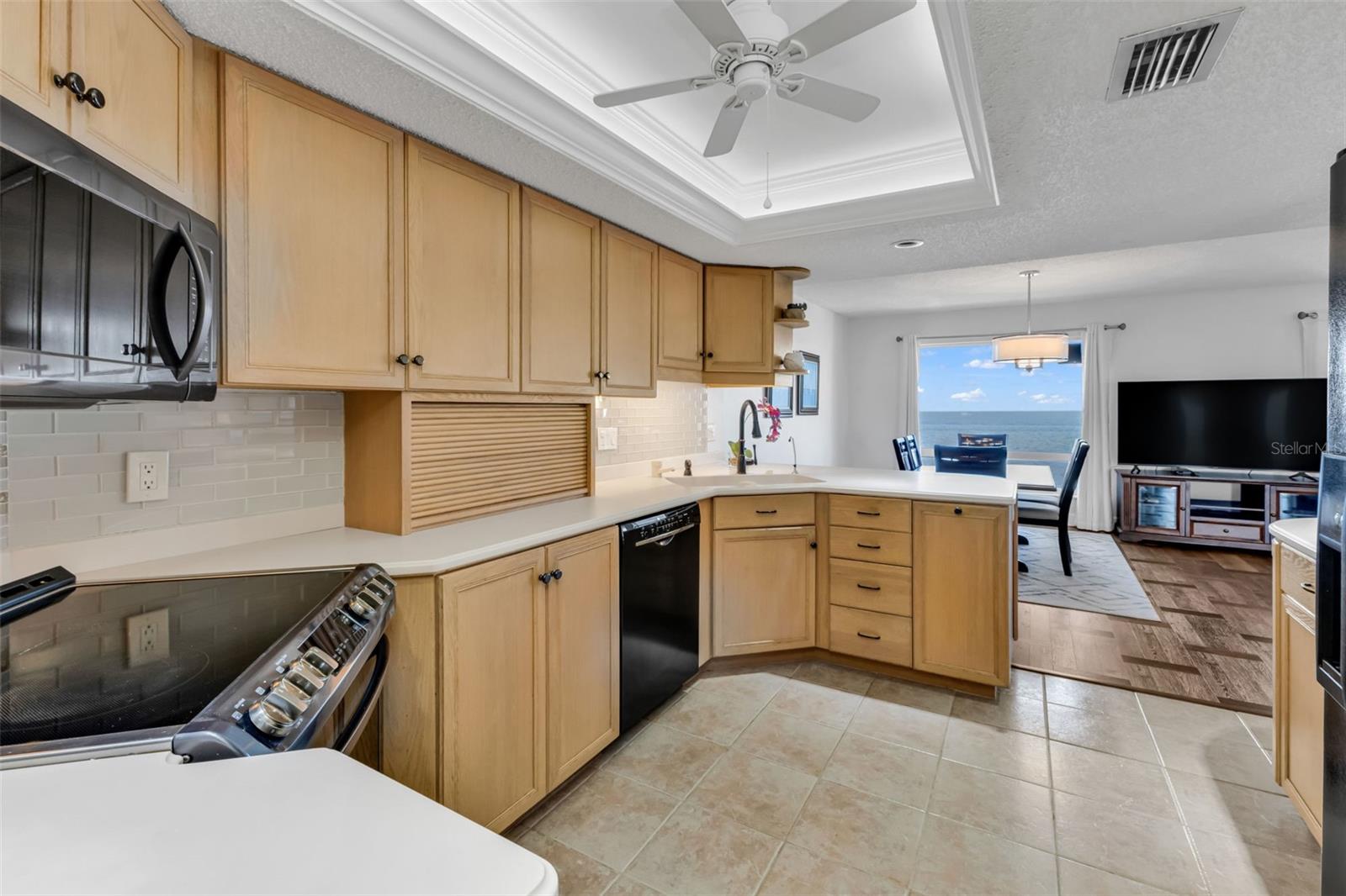 1 COLONY POINT DR #13C