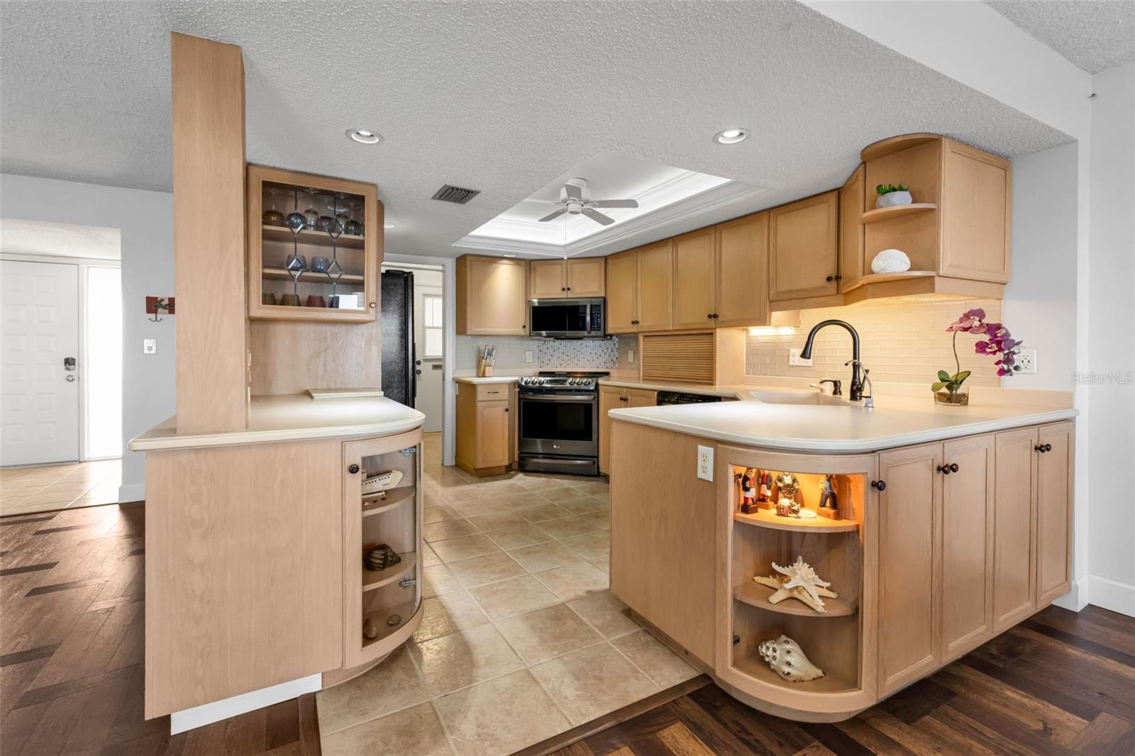 1 COLONY POINT DR #13C