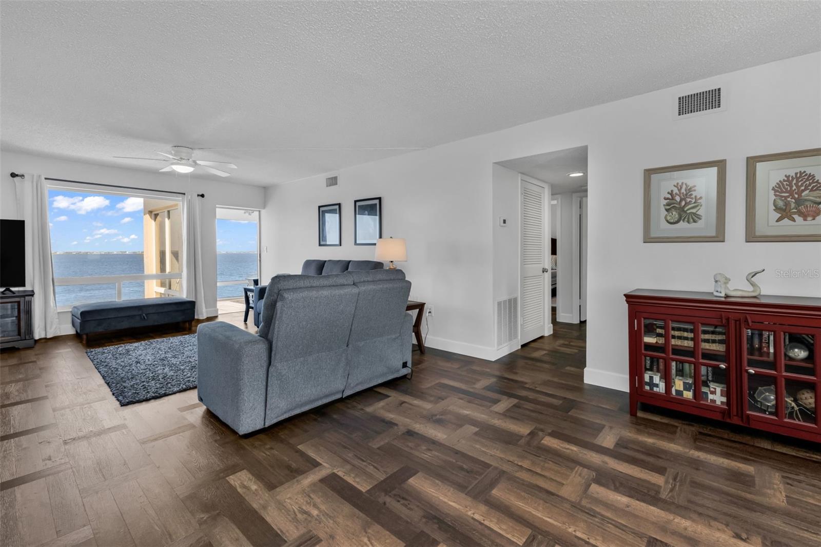 1 COLONY POINT DR #13C