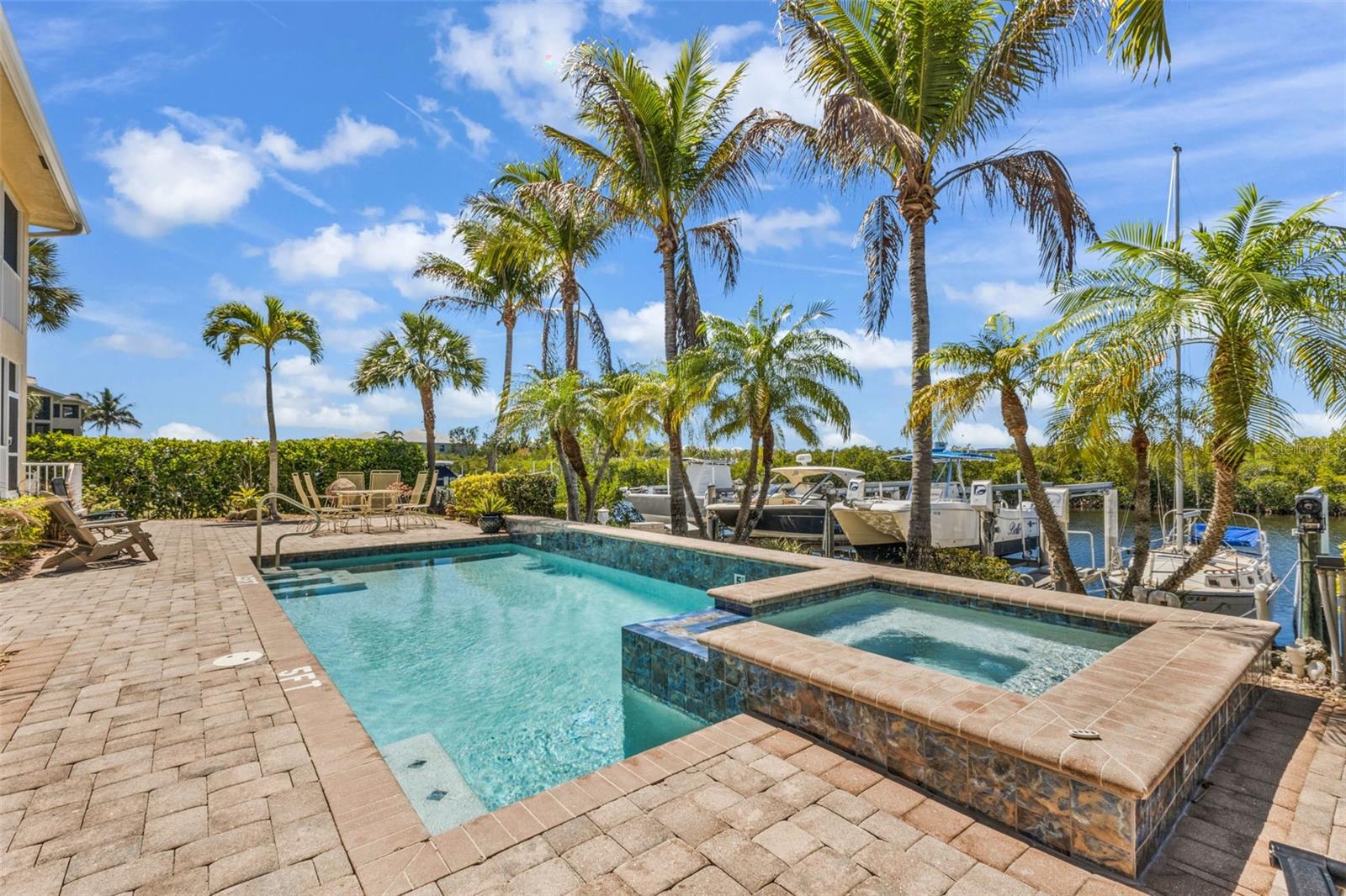 3239 PURPLE MARTIN DR #122