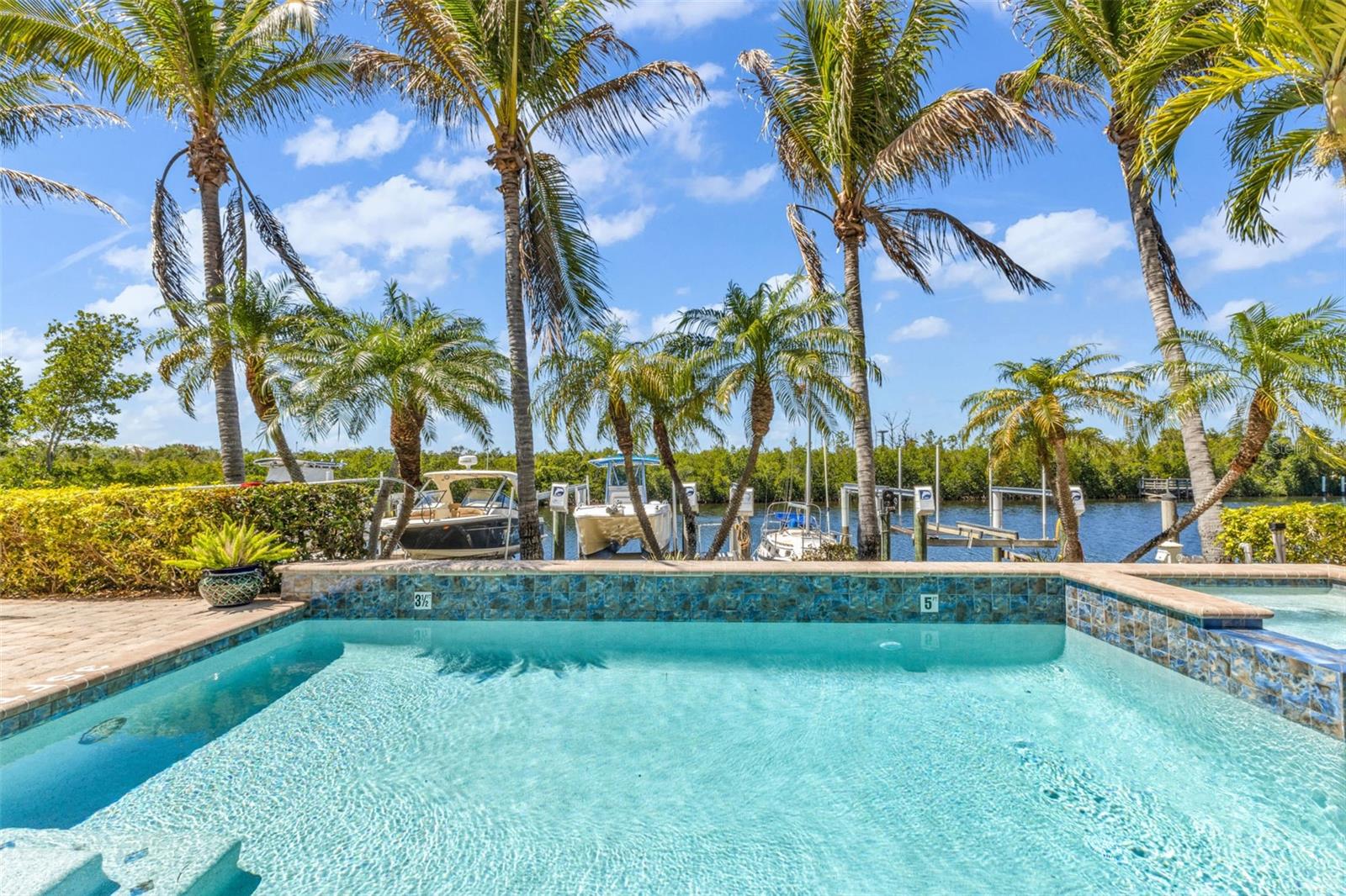 3239 PURPLE MARTIN DR #122