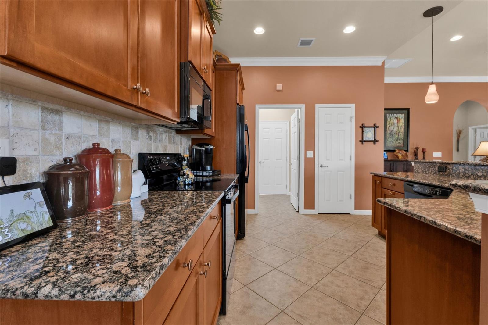 13304 CREEKSIDE LN