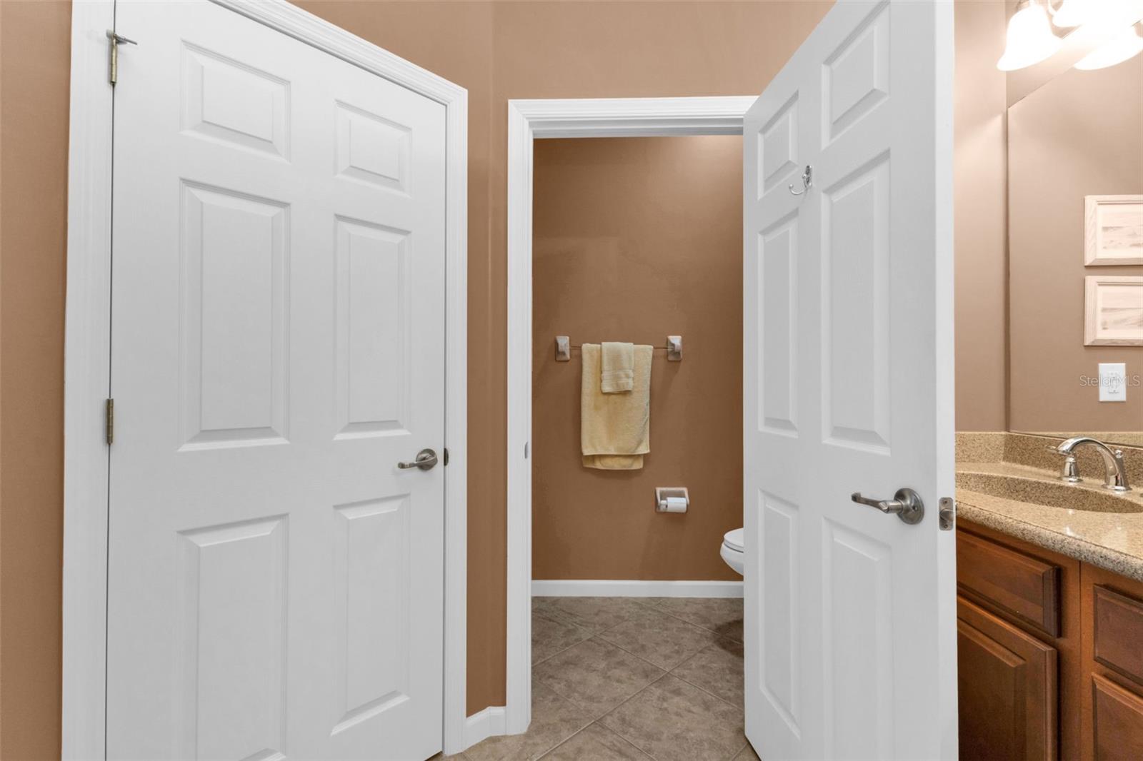 13304 CREEKSIDE LN