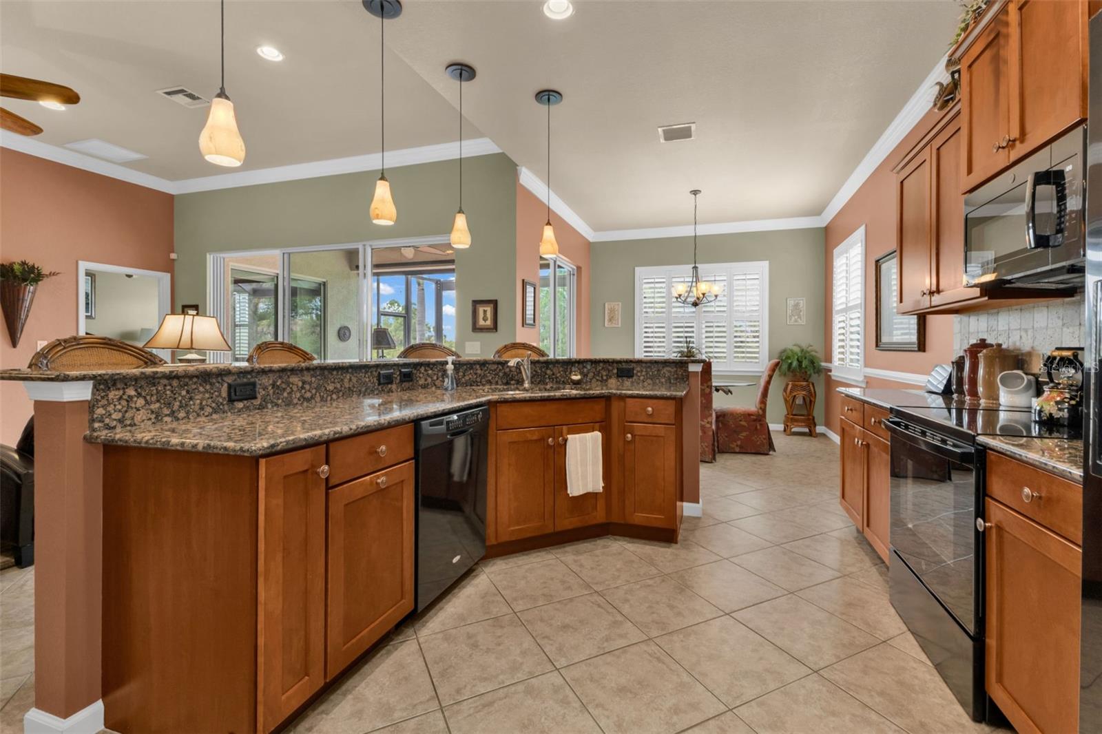 13304 CREEKSIDE LN
