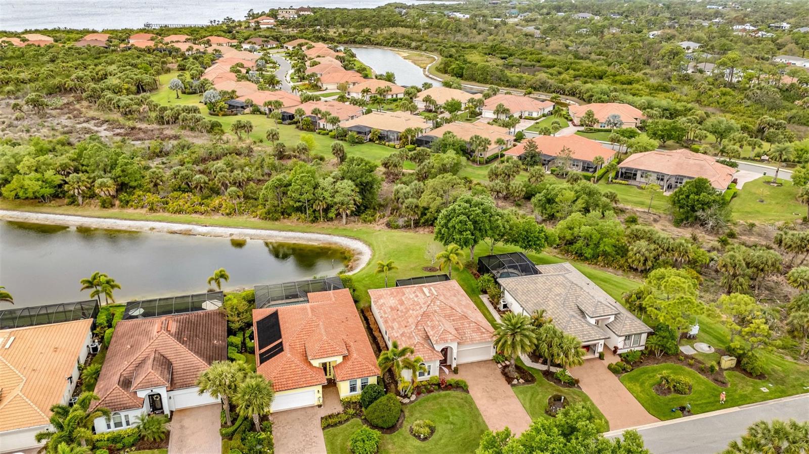 13304 CREEKSIDE LN