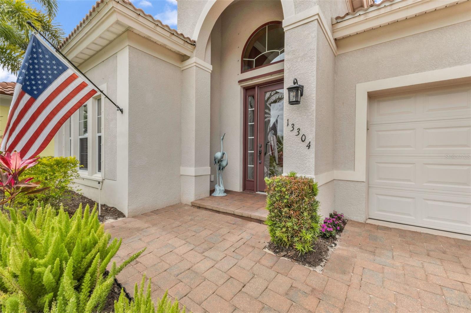 13304 CREEKSIDE LN