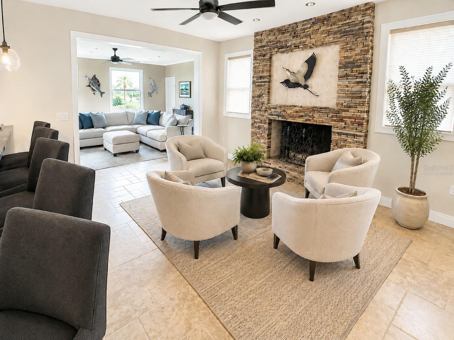 44 COLONY POINT DR
